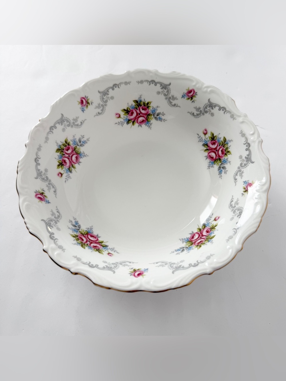 Vtg Royal Albert 9.25” Tranquility Bone China Vegetable Serving Bowl Gold Trim